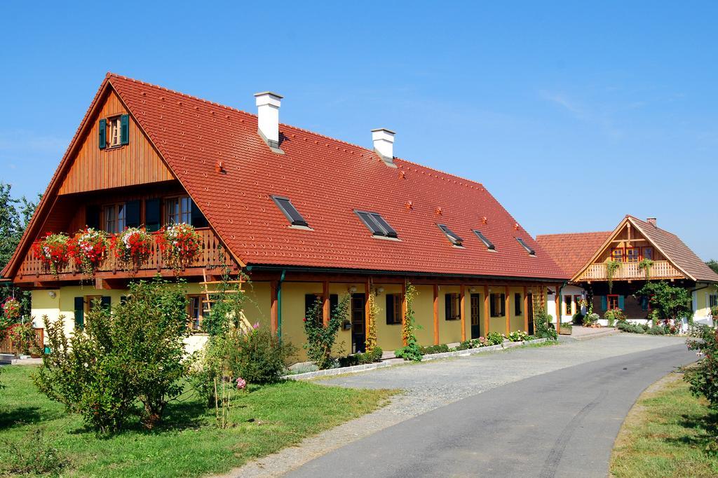 Weingut Winzerzimmer Rothschädl Leutschach Exterior foto