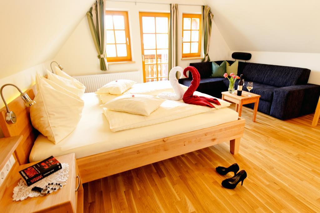Weingut Winzerzimmer Rothschädl Leutschach Zimmer foto